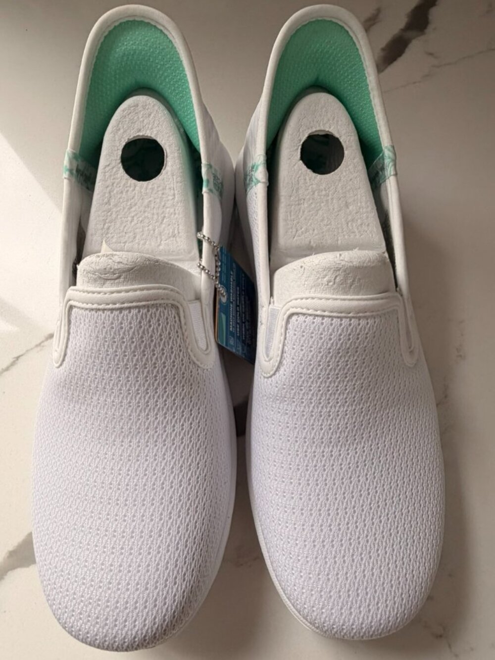 NWT Skechers Hands Free Slip-ins GO WALK White Mesh Comfort Shoes Women's 7.5